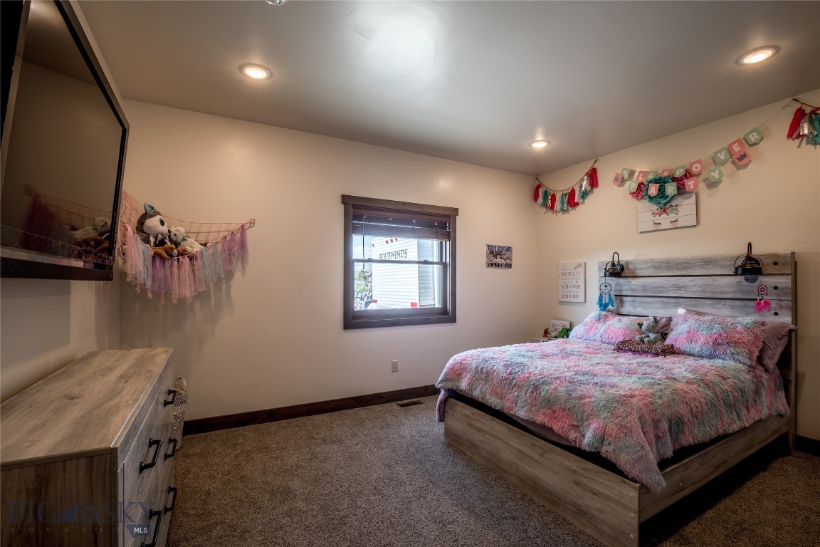 8 Sunset Court
