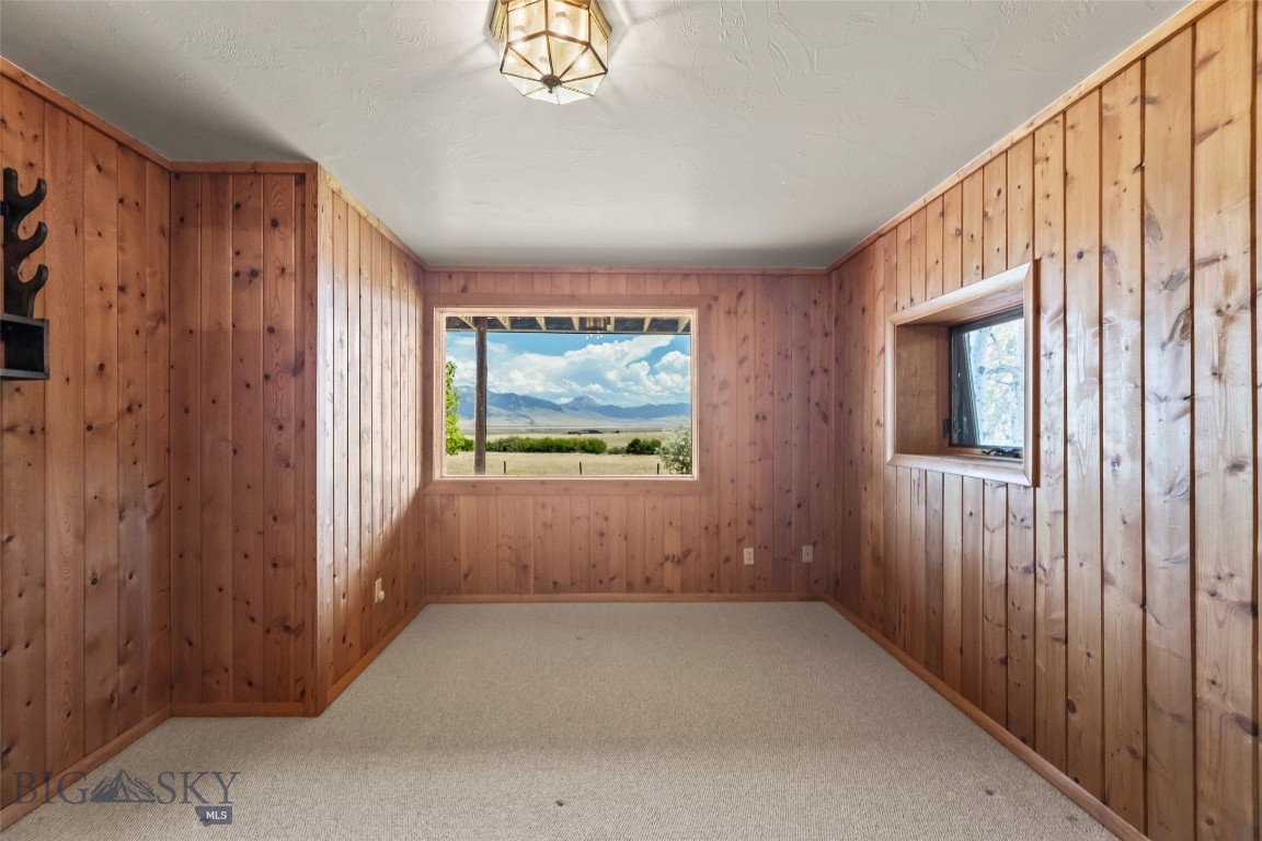 273 Two Bumps Rd