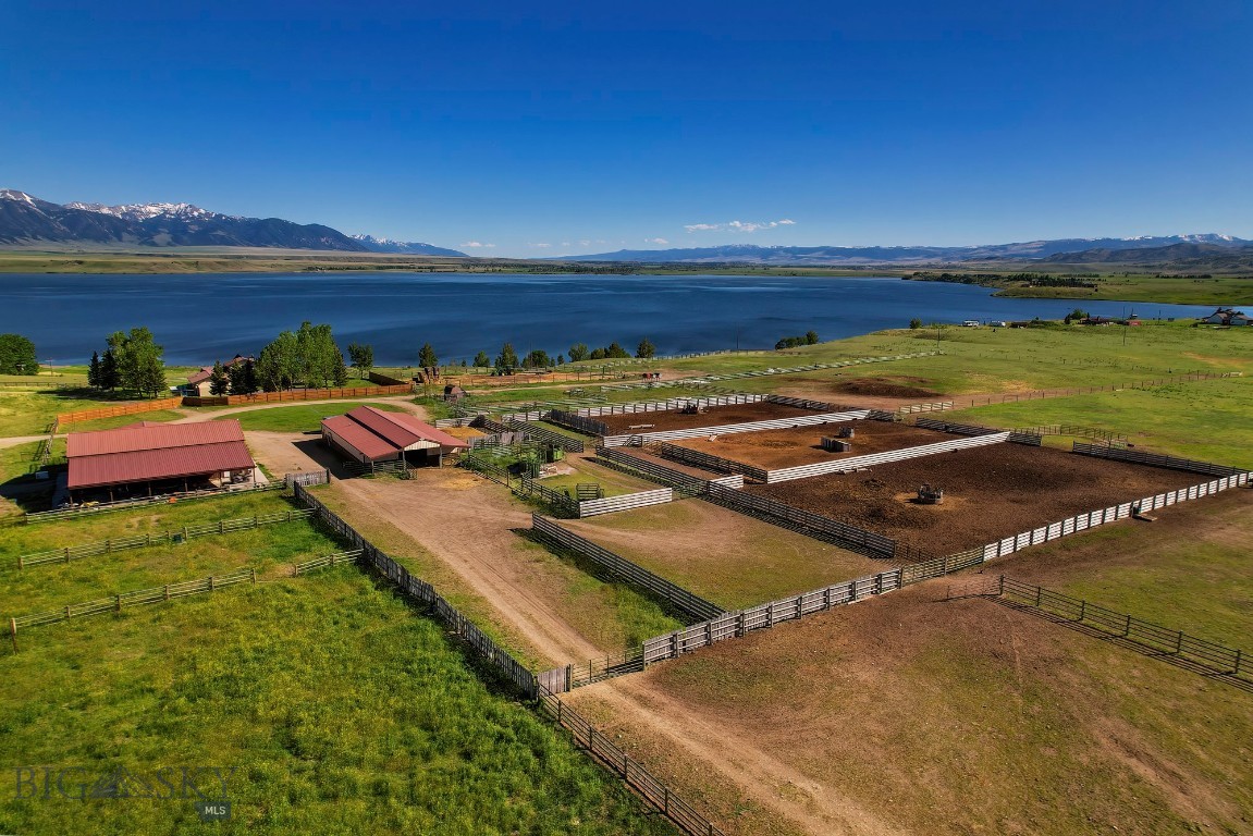 Lost Heart Ranch Ennis Lake Rd