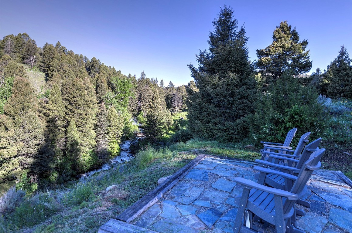 952 N Meadow Creek Road