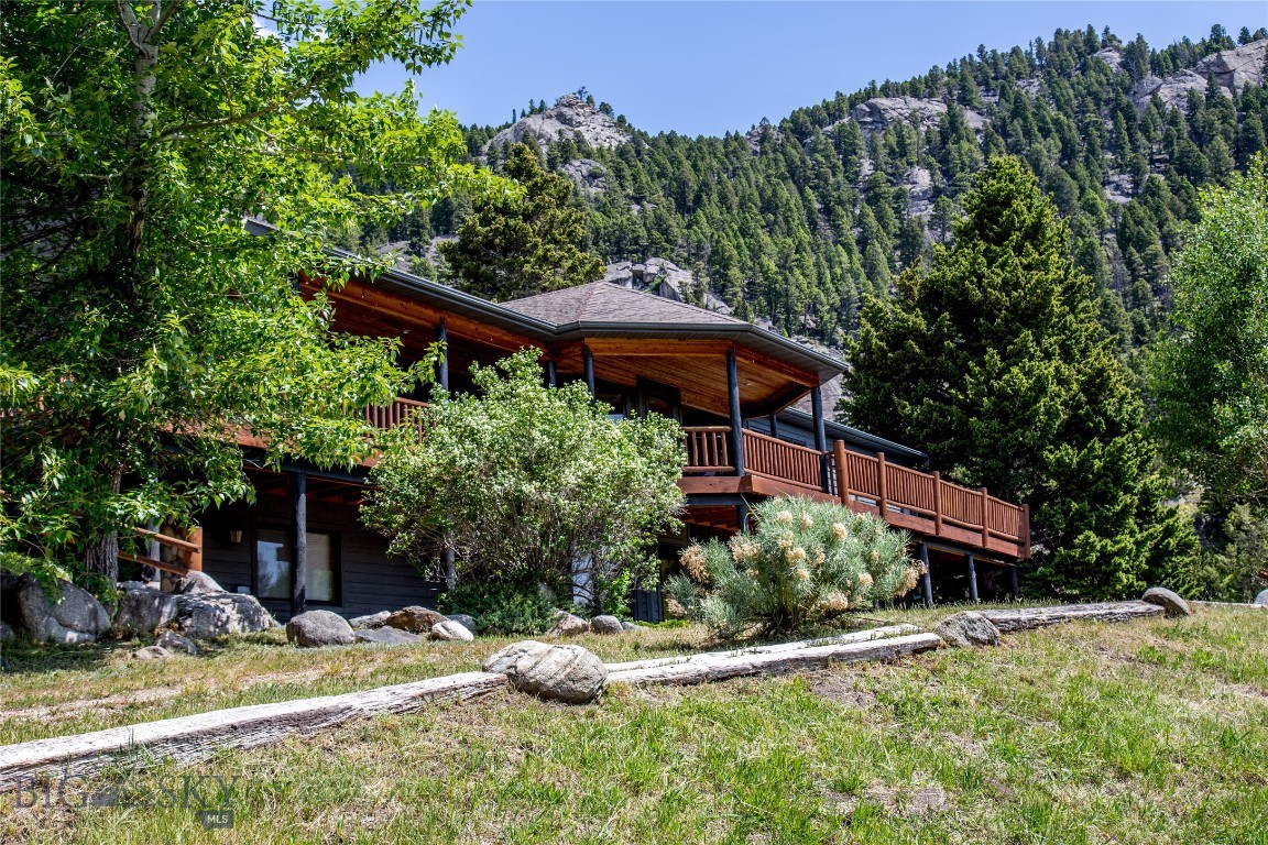 952 N Meadow Creek Road