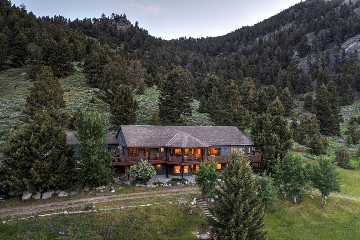 952 N Meadow Creek Road