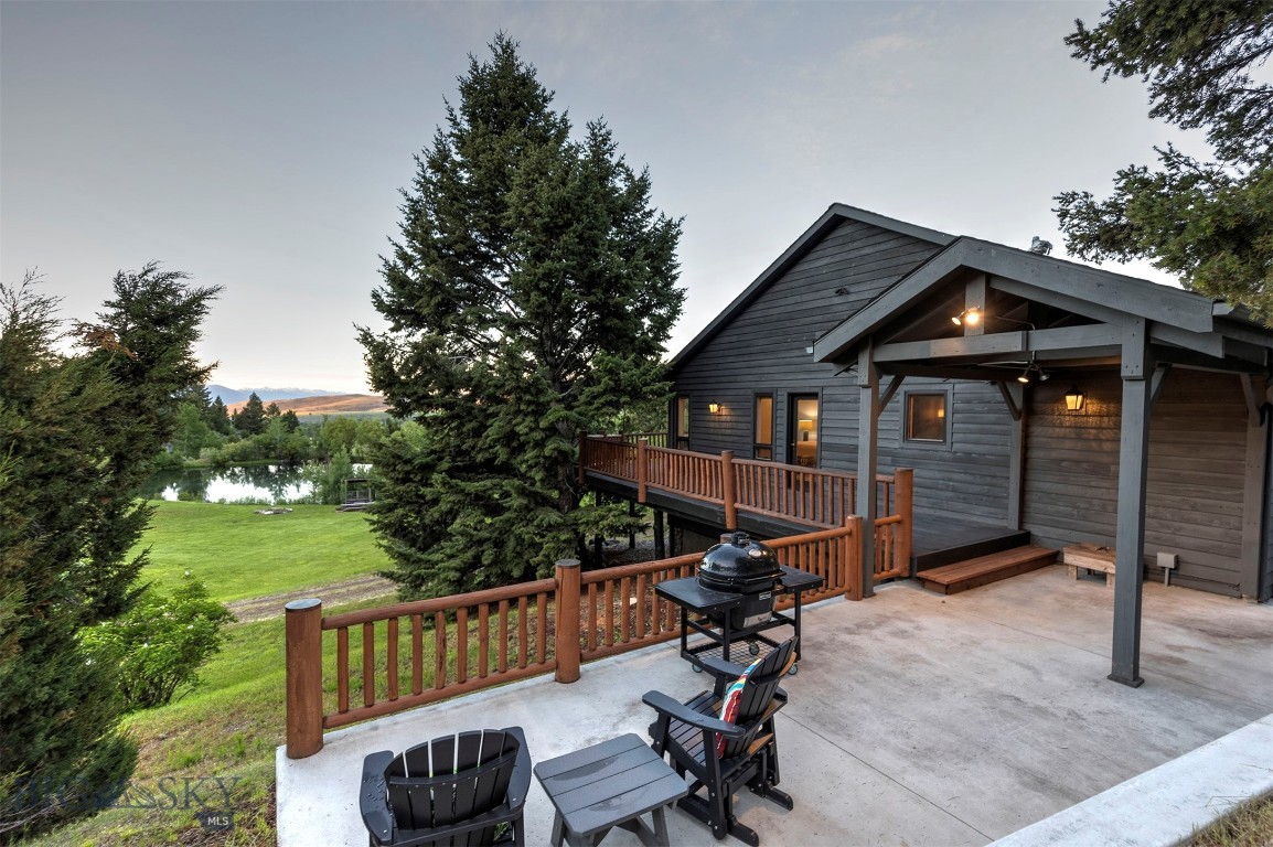 952 N Meadow Creek Road