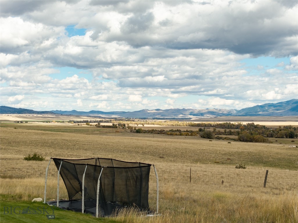 102 Diamondback Road