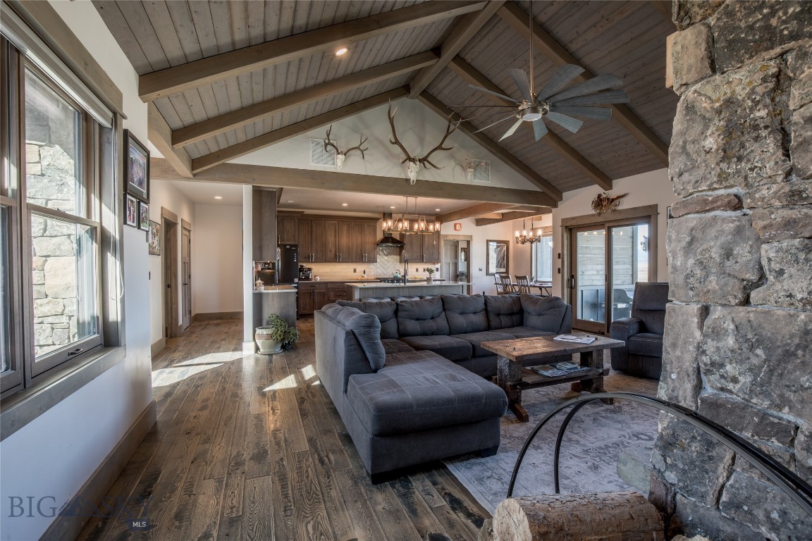 102 Diamondback Road