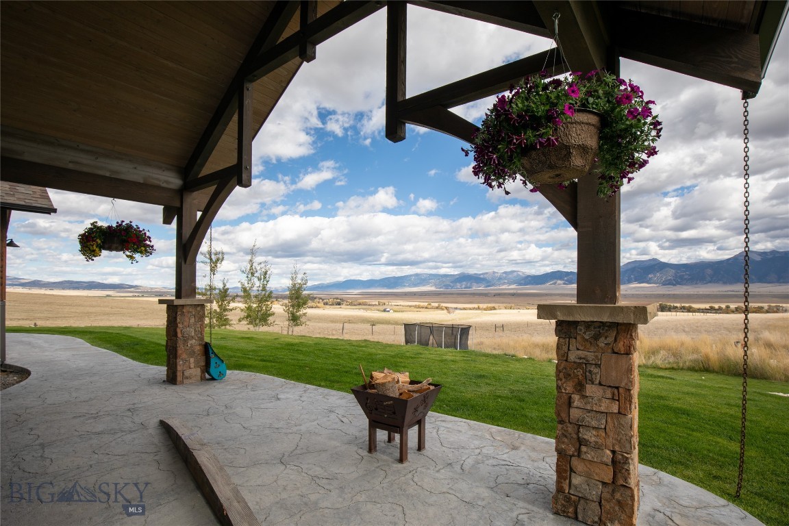 102 Diamondback Road