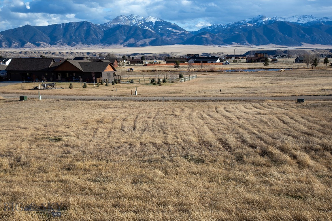 Lot 8 Sky View