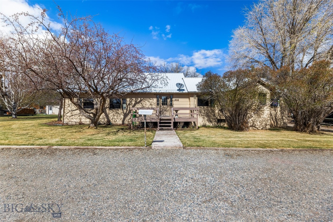200 E Armitage