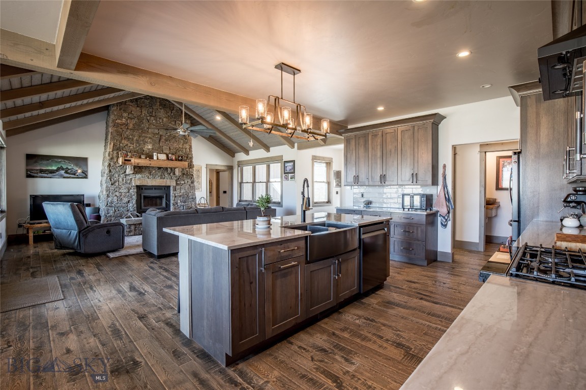 102 Diamondback Road