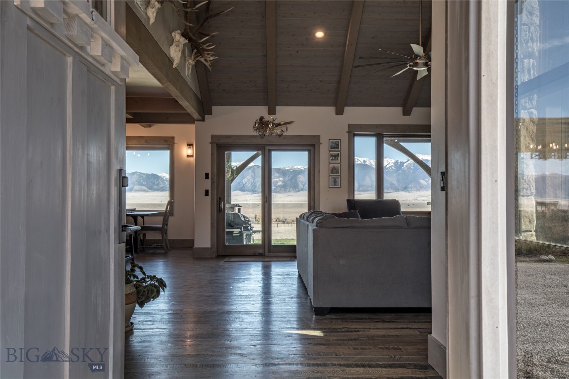 102 Diamondback Road