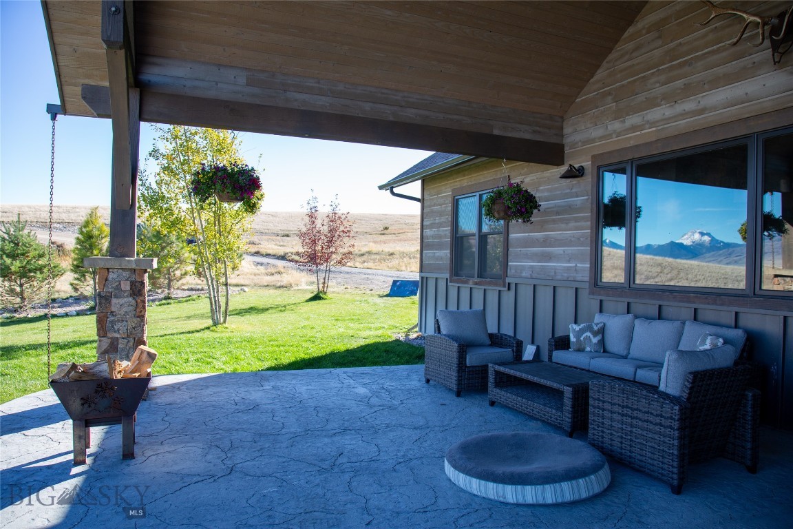 102 Diamondback Road