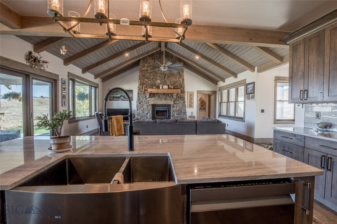 102 Diamondback Road