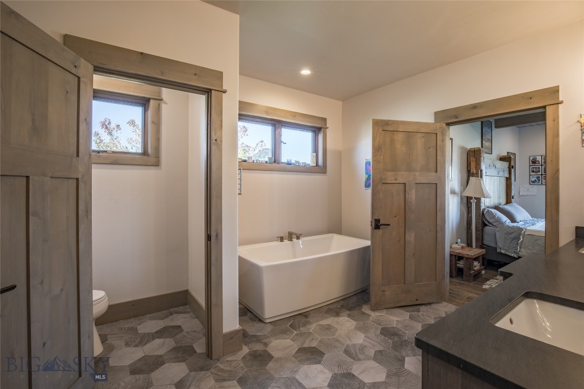 102 Diamondback Road