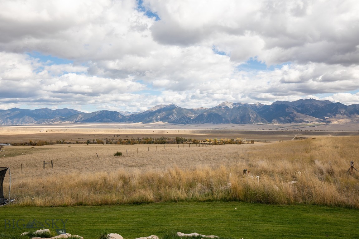 102 Diamondback Road