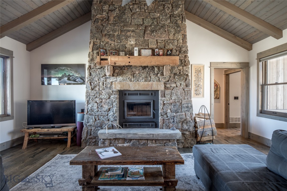 102 Diamondback Road