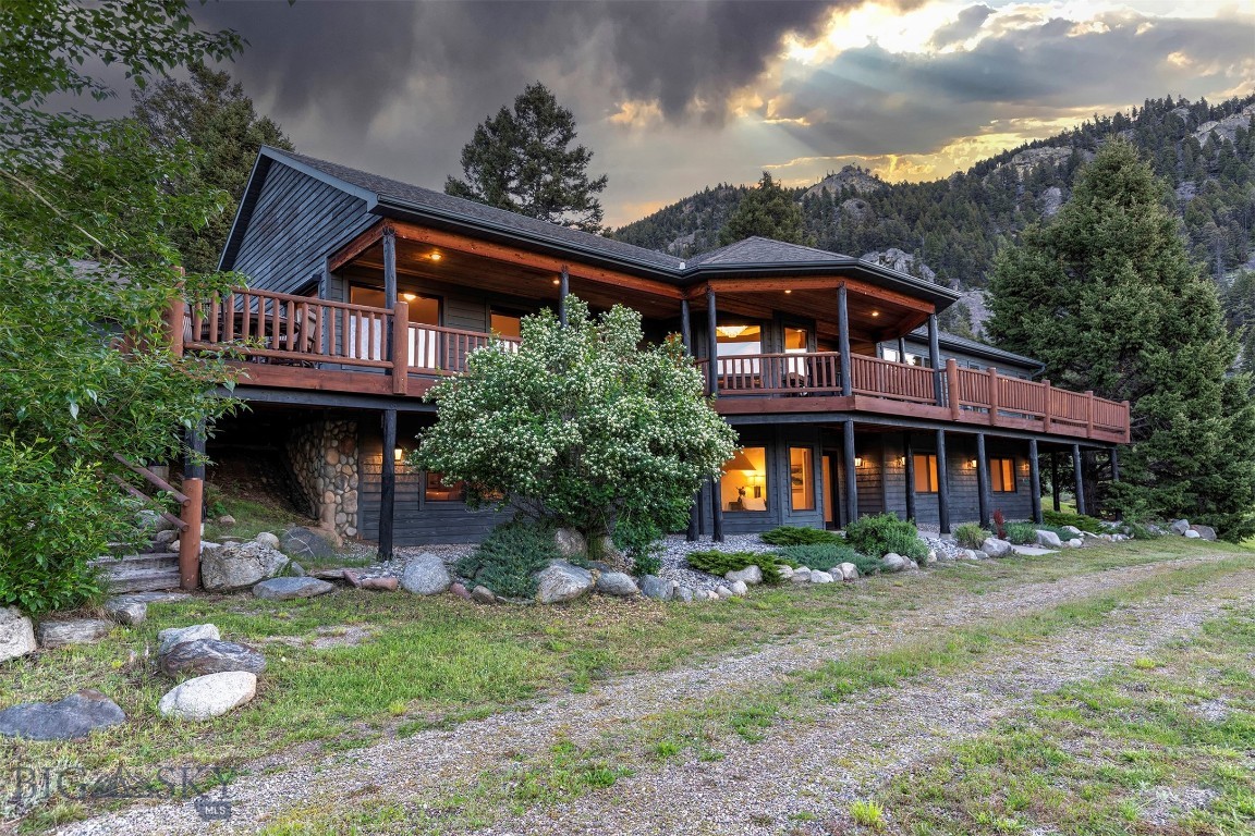 952 N Meadow Creek Road