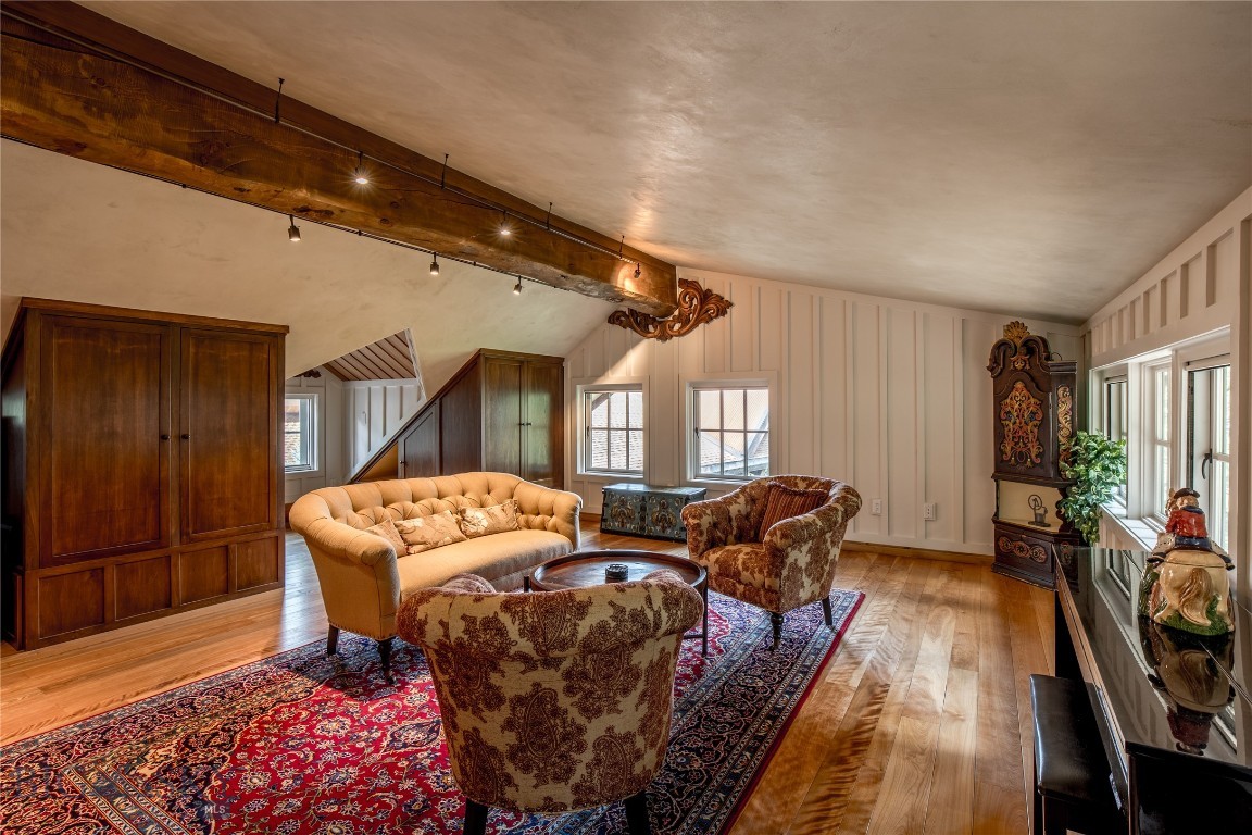 215 N Sun West Road