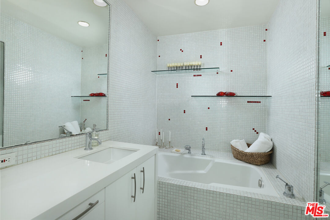 2701 Laurel Pass