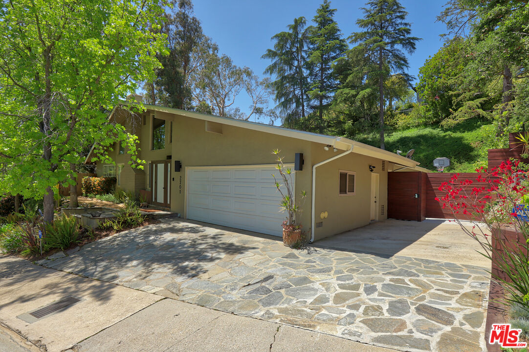 2701 Laurel Pass