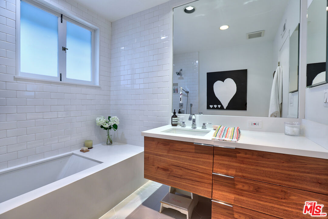 2701 Laurel Pass