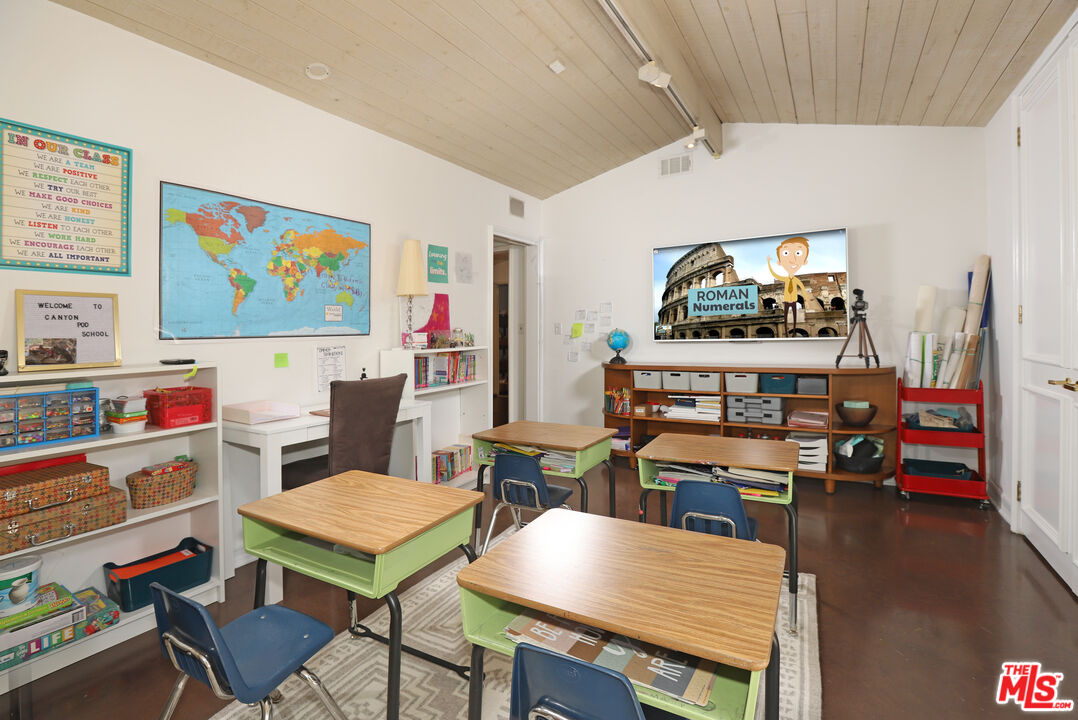 2701 Laurel Pass
