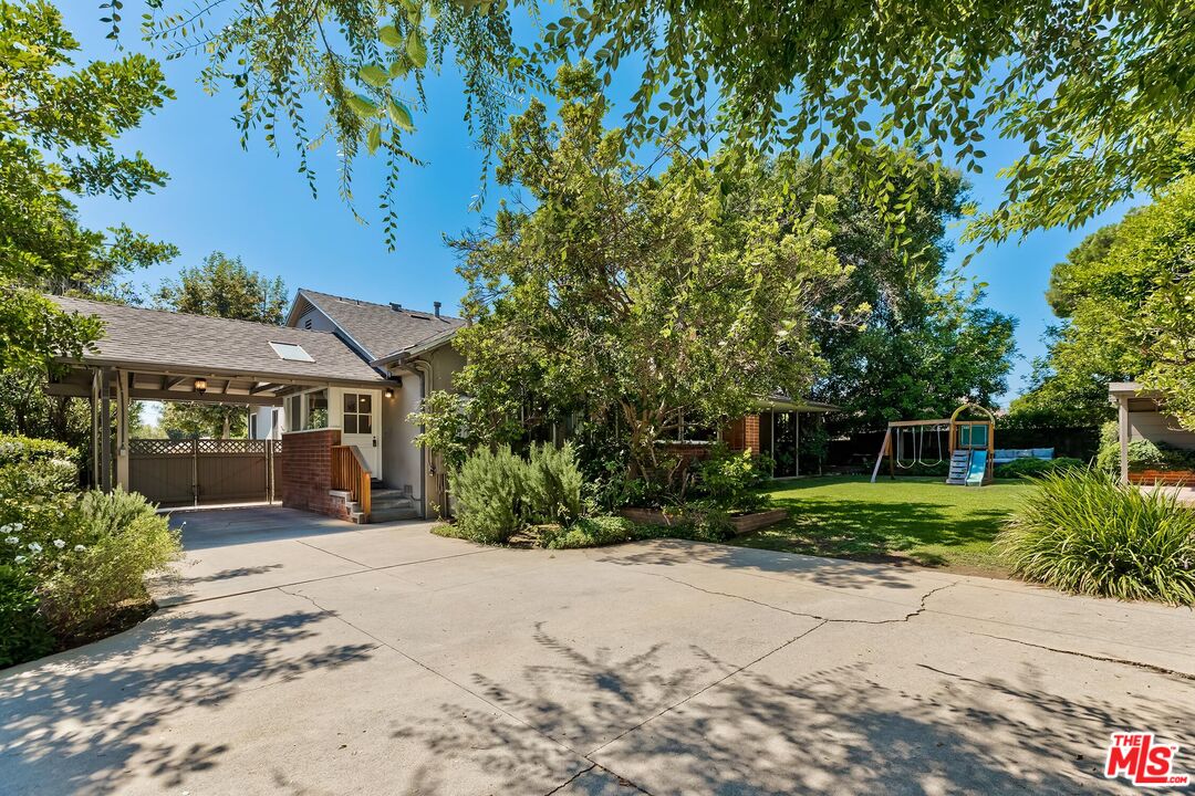 929 Mesa Verde Rd