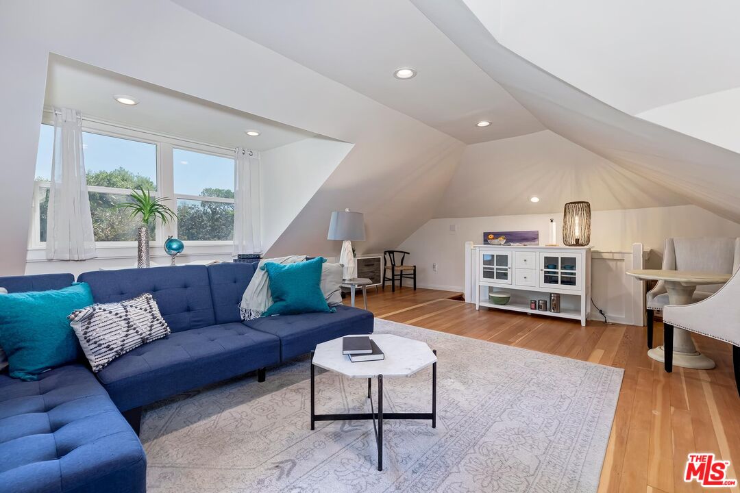 929 Mesa Verde Rd
