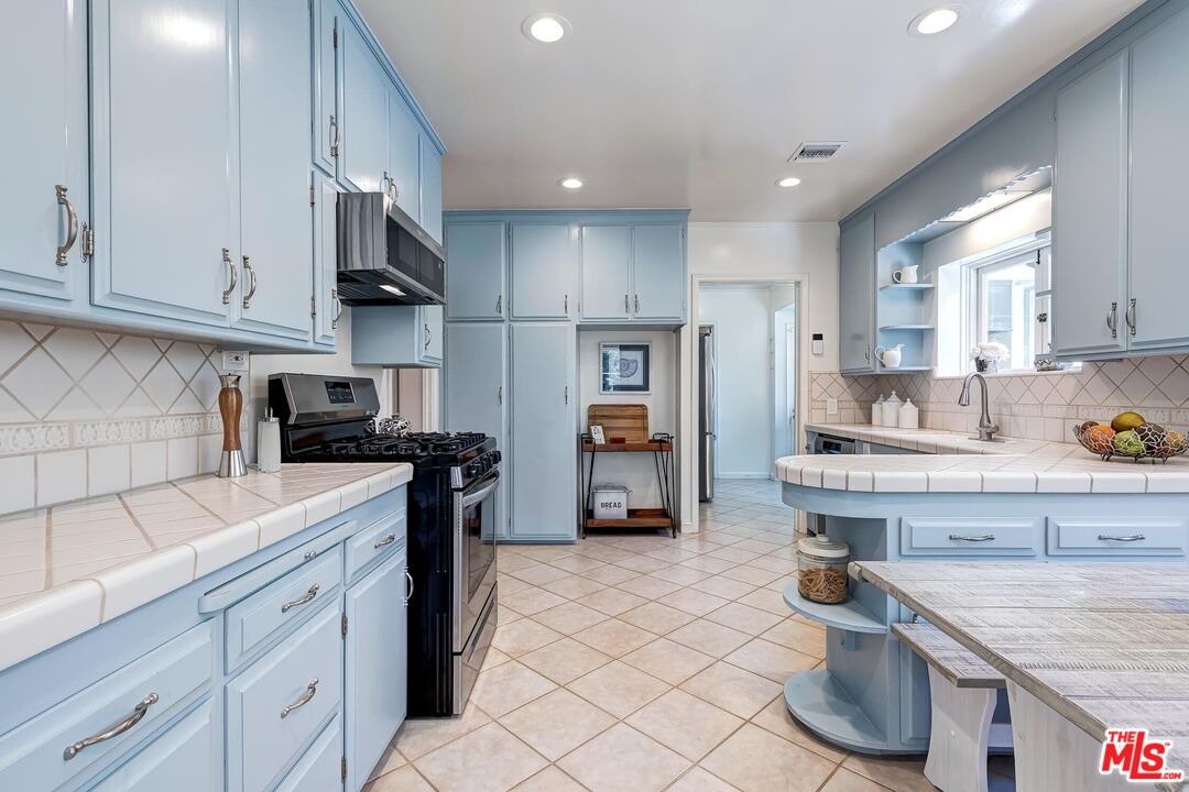 929 Mesa Verde Rd