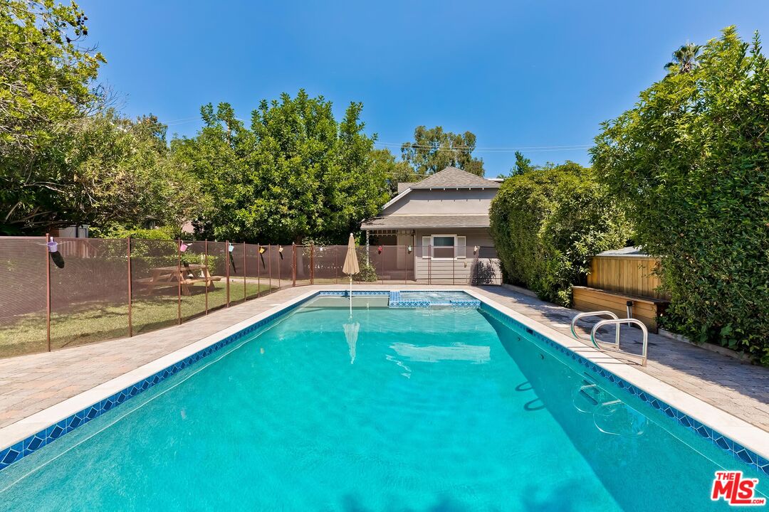 929 Mesa Verde Rd
