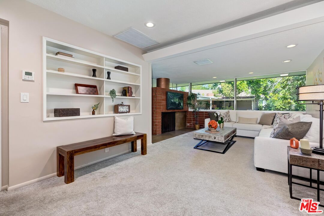 929 Mesa Verde Rd