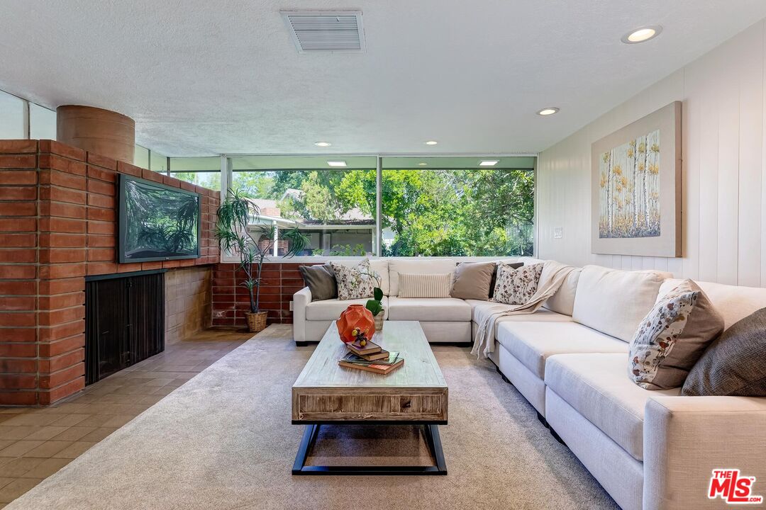 929 Mesa Verde Rd
