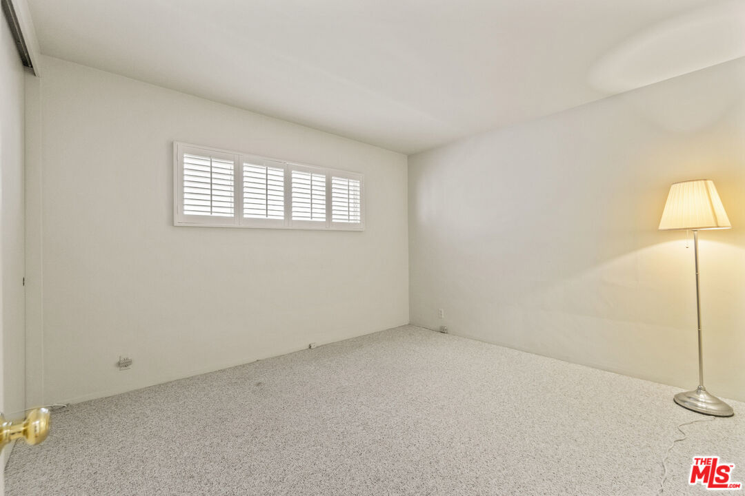 7555 Mulholland Dr