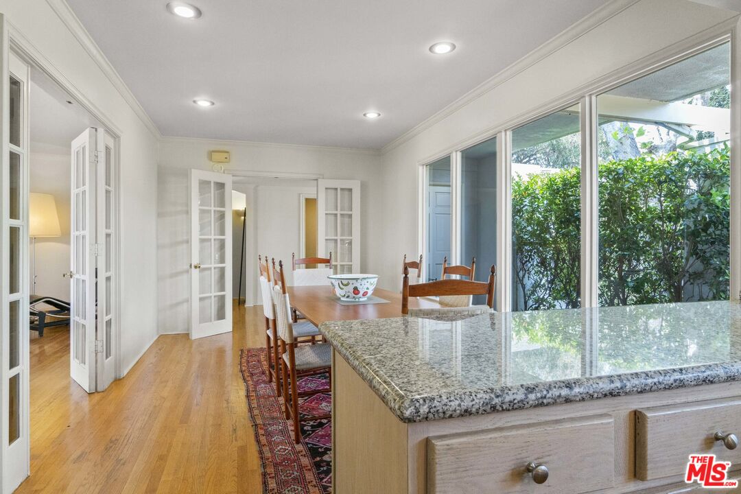 7555 Mulholland Dr