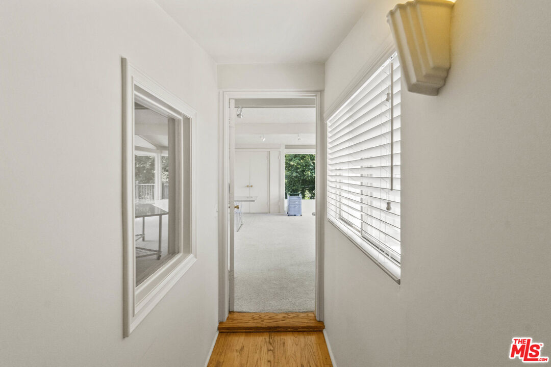 7555 Mulholland Dr