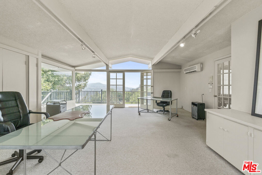 7555 Mulholland Dr