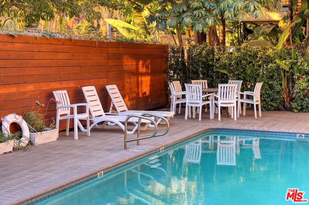 330 S Barrington Ave Unit: 312