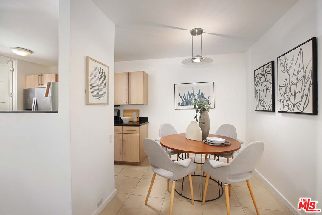 330 S Barrington Ave Unit: 312