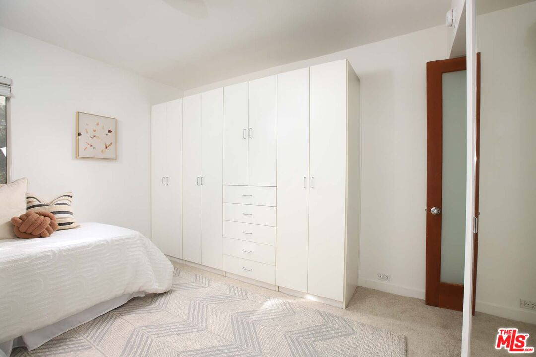 330 S Barrington Ave Unit: 312