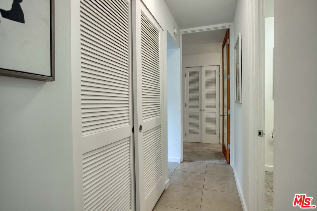 330 S Barrington Ave Unit: 312