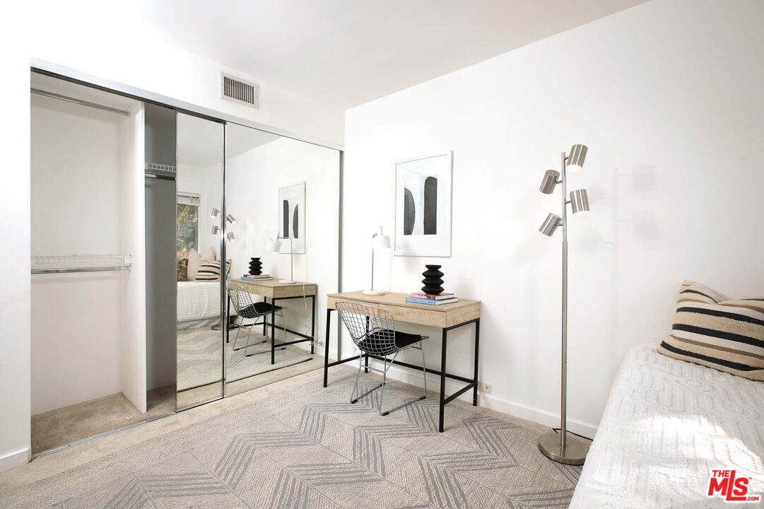 330 S Barrington Ave Unit: 312