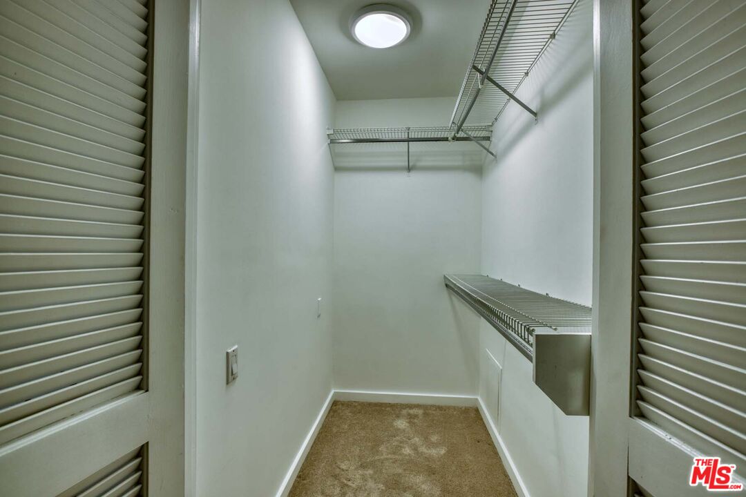 330 S Barrington Ave Unit: 312