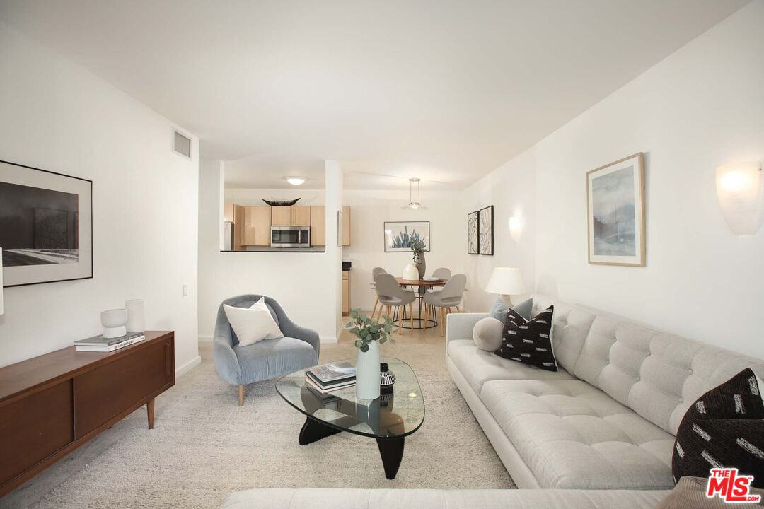 330 S Barrington Ave Unit: 312