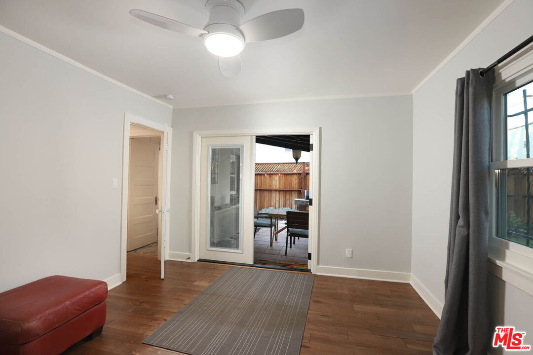752 N LAS PALMAS AVE