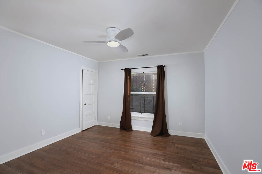 752 N LAS PALMAS AVE