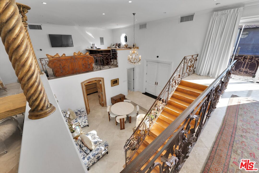 1300 Summitridge Dr