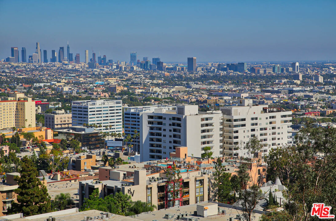 7250 Franklin Ave Unit: 1006