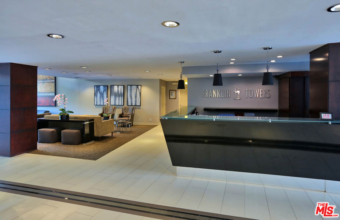 7250 Franklin Ave Unit: 1006