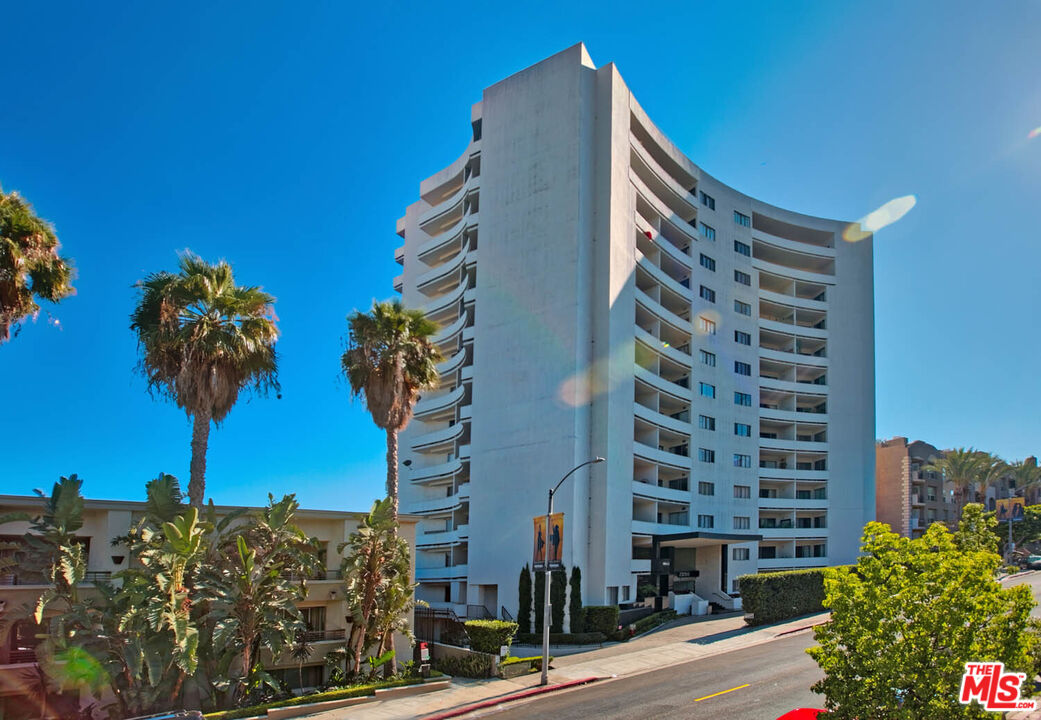 7250 Franklin Ave Unit: 1006
