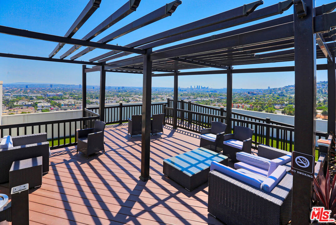 7250 Franklin Ave Unit: 1006