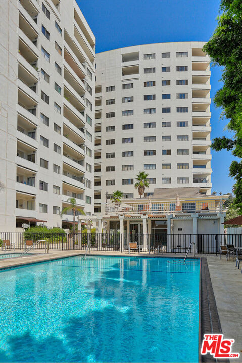 7250 Franklin Ave Unit: 1006